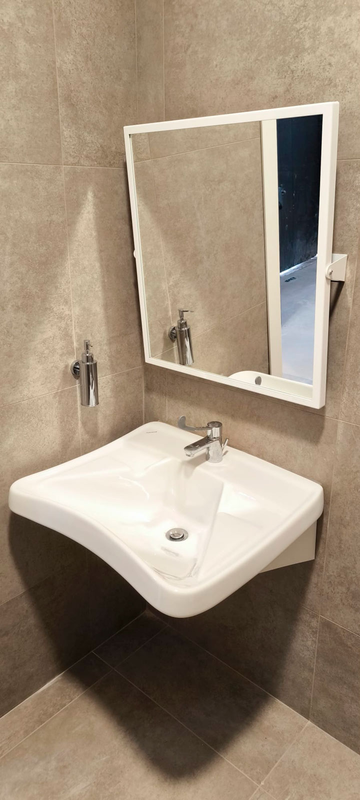 elettroart2-impianti-palazzo-te-wc-disabili